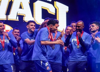 Kevin Theophile Catherine i suigrači slave dvostruku krunu