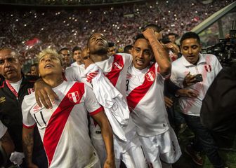 Slavlje nogometaša Perua (Foto: AFP)