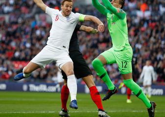 Lovre Kalinić protiv Engleske (Foto: AFP)
