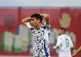 Iker Almena se hvata za glavu