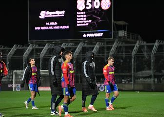 Igrači Hajduka odlaze s terena