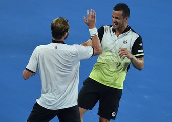 Pavić i Marach slave pobjedu (Foto: AFP)