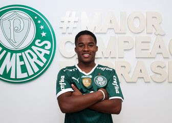 Endrick je potpisao prvi profesionalni ugovor s Palmeirasom 21. srpnja 2022.