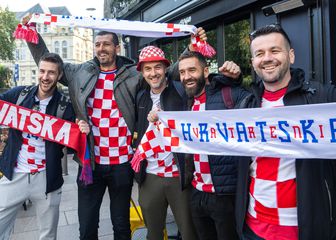 Hrvatski navijači u Cardiffu