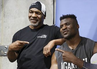 Mike Tyson i Francis Ngannou