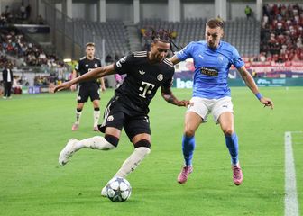 Michael Olise i Mislav Oršić