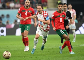 Luka Modrić u okršaju s Marokancima