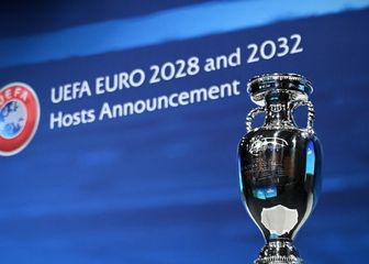 Euro 2032.