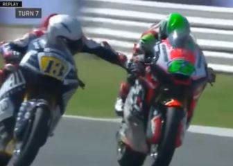 Fenatijev prljav potez u trci Moto 2 (Screenshot)