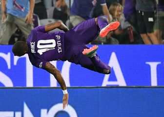 Kevin-Prince Boateng akrobatski slavi gol (Foto: AFP)