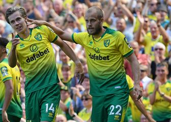 Todd Cantwell i Teemu Pukki (Foto: AFP)