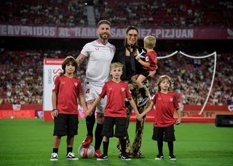 Sergio Ramos s obitelji na stadionu Seville