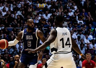 LeBron James i Peter Jok