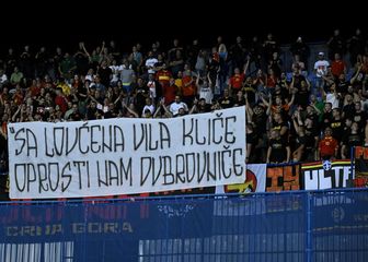 Transparent crnogorskih navijača