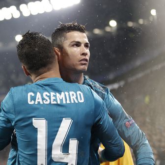 Cristiano Ronaldo i Casemiro (Foto: AFP)