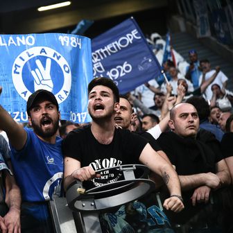 Slavlje navijača Napolija (Foto: AFP)