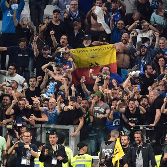 Slavlje navijača Napolija (Foto: AFP)