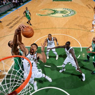Milwaukee Bucks - Boston Celtics (Foto: AFP)