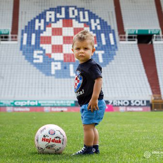 Toma Efendić, dječak čija je fotografija obišla svijet (Foto: Robert Matić / hajduk.hr)