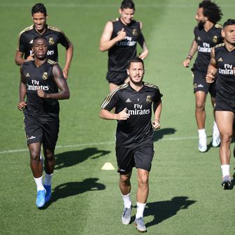 Eden Hazard na treningu Reala (Foto: AFP)