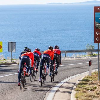 Team Bahrain Merida priprema se na Hvaru