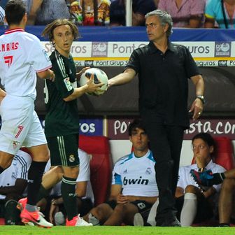 Luka Modrić i Jose Mourinho (Foto: AFP)