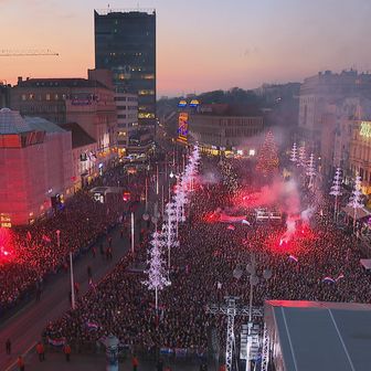 Atmosfera na dočeku Vatrenih na Trgu bana Jelačića u Zagrebu
