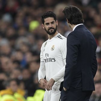 Santiago Solari i Isco (Foto: AFP)