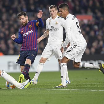 Lionel Messi u akciji na utakmici Barcelone i Real Madrida (Foto: AFP)