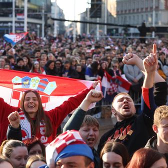 Hrvatski navijači na dočeku rukometašima