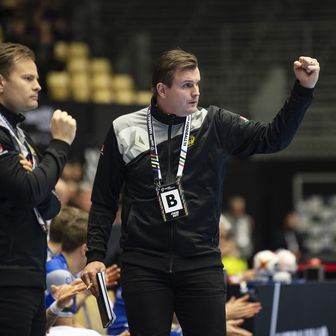 Švedski treneri slave pogodak (Foto: AFP)