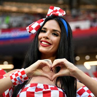 Hrvatska navijačica (Foto: AFP)