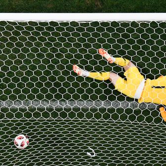 Hrvatski gol za izjednačenje protiv Engleza (Foto: AFP)