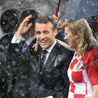 Francuski predsjednik Emmanuel Macron i Kolinda Grabar-Kitarović (Foto: AFP)