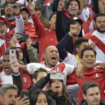 Peruanski navijači (Foto: AFP)