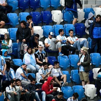 Razočarani argentinski navijači (Foto: AFP)