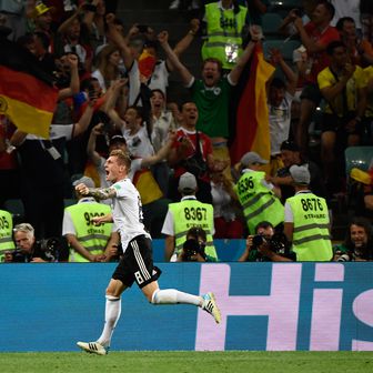 Toni Kroos slavi pobjednički pogodak (Foto: AFP)