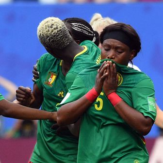 Skandal na utakmici Engleska - Kamerun (Foto: AFP)