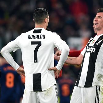 Cristiano Ronaldo i Mario Mandžukić (Foto: AFP)