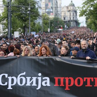 Veliki prosvjed u Beogradu nakon dva krvoprolića u Srbiji - 4