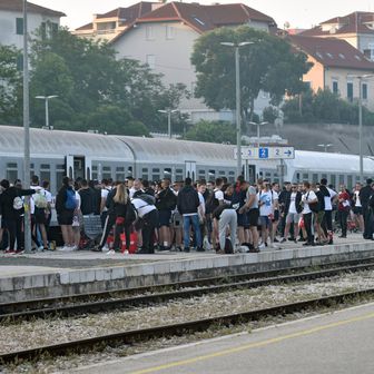 Bili vlak navijača Hajduka