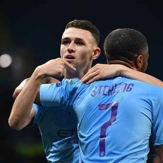 Phil Foden i Raheem Sterling (Foto. AFP)