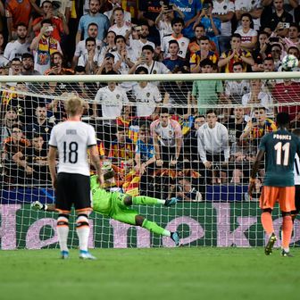 Dani Parejo promašio penal protiv Ajaxa (Foto: AFP)
