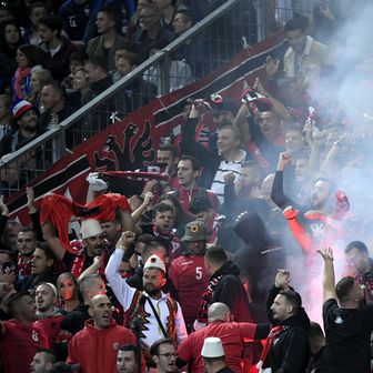 Albanski navijači (Foto: AFP)