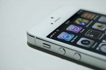 Apple pokrenuo program zamjene baterija za određeni broj neispravnih iPhone 5 uređaja