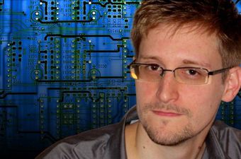 Pogledajte božićnu poruku koju je javnosti uputio Edward Snowden