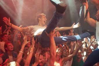 Fanovi na glazbenom festivalu, ilustracija