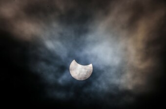 Djelomična pomrčina Sunca, arhiva