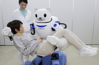 Robot za njegu starijih (Foto: AFP)