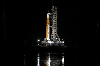 NASA-ina SLS raketa na lansirnoj rampi